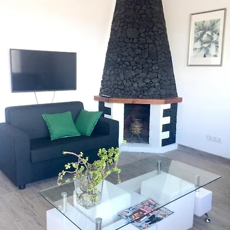 With 2 Bedrooms In Puerto De La Cruz With Wonderful Sea View Enclosed Garden And Wifi Apartament Puerto de la Cruz (Tenerife)