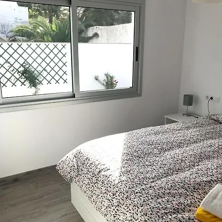 With 2 Bedrooms In Puerto De La Cruz With Wonderful Sea View Enclosed Garden And Wifi
