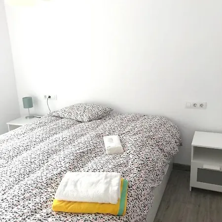 With 2 Bedrooms In Puerto De La Cruz With Wonderful Sea View Enclosed Garden And Wifi Appartamento *