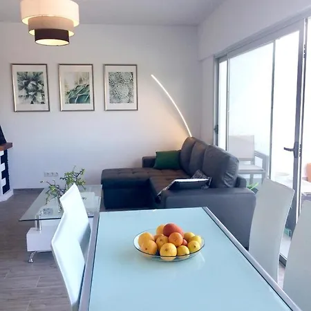 With 2 Bedrooms In Puerto De La Cruz With Wonderful Sea View Enclosed Garden And Wifi Appartamento *
