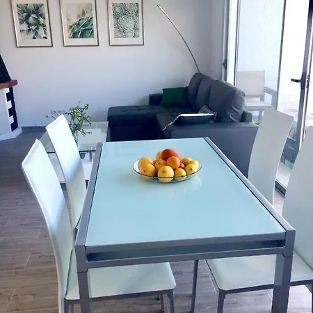 With 2 Bedrooms In Puerto De La Cruz With Wonderful Sea View Enclosed Garden And Wifi شقة